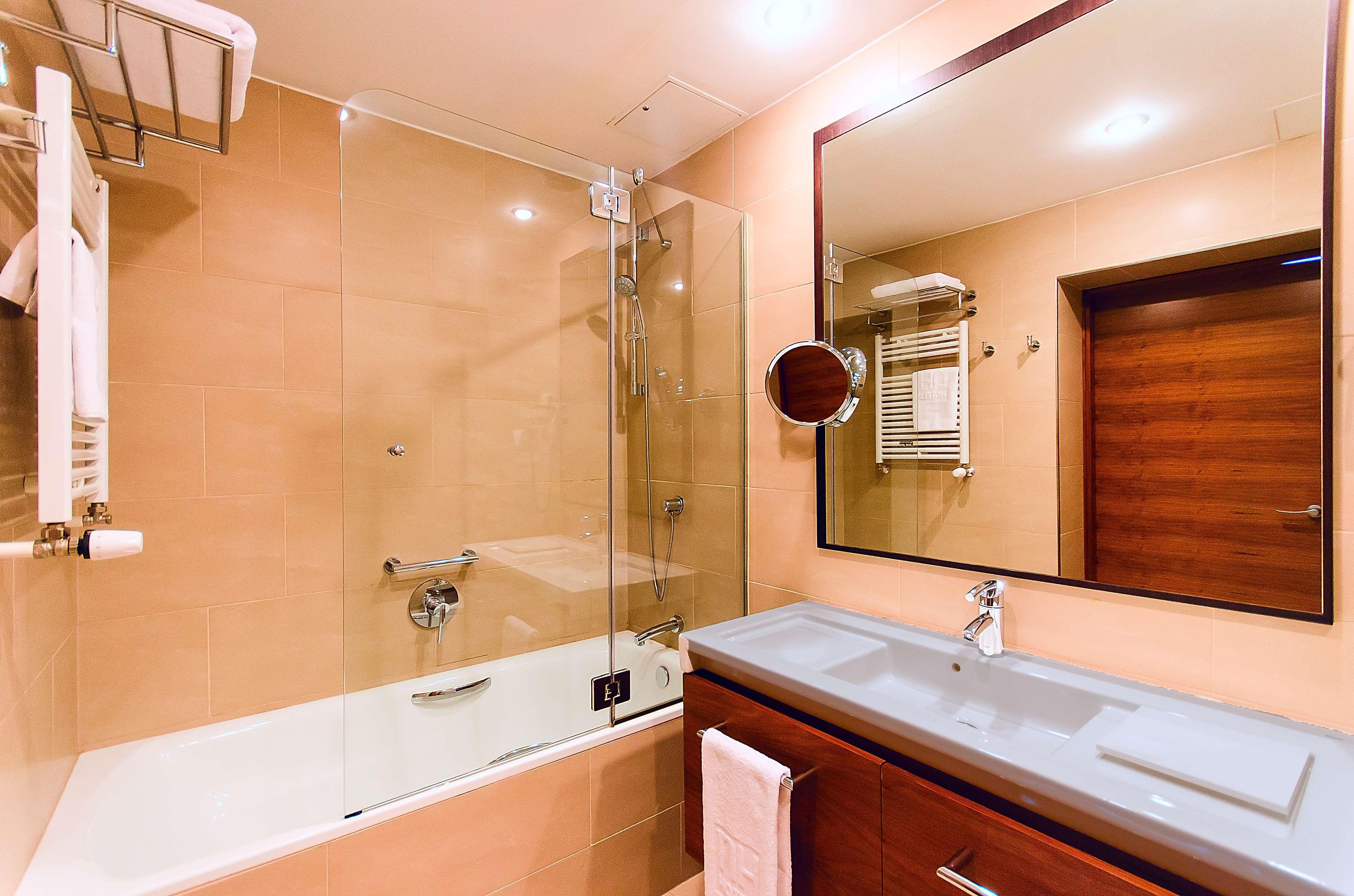 Hotel Nh Poznan Bagian luar foto