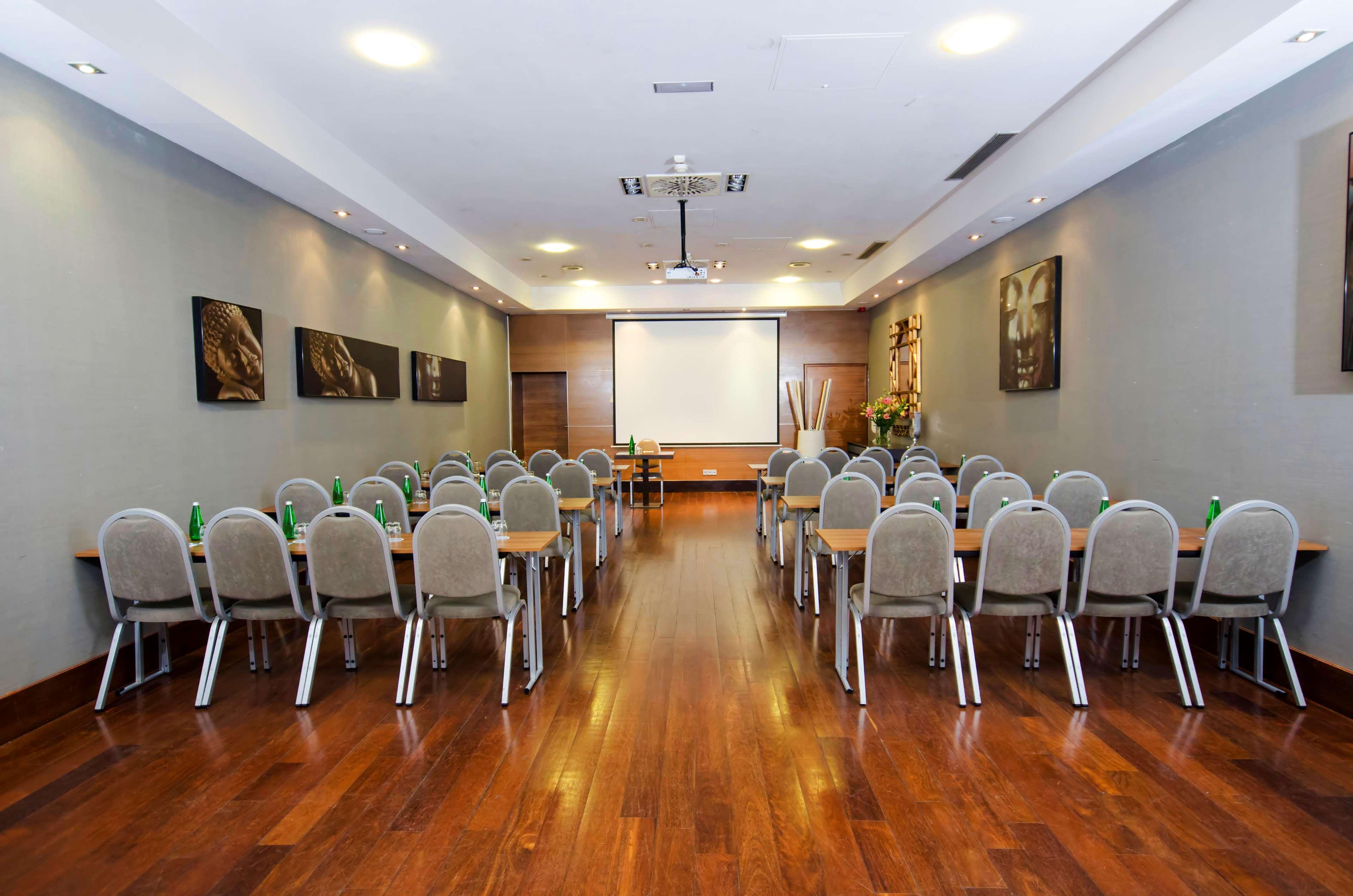 Hotel Nh Poznan Bagian luar foto