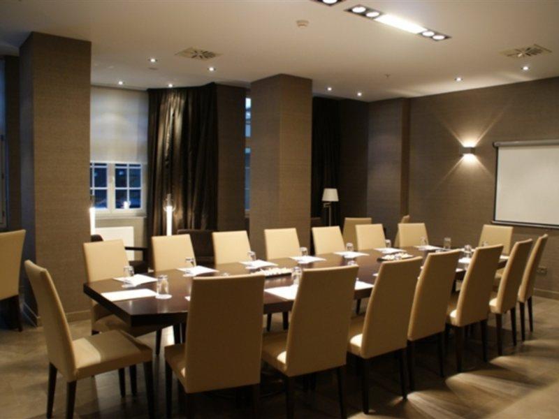 Hotel Nh Poznan Bagian luar foto