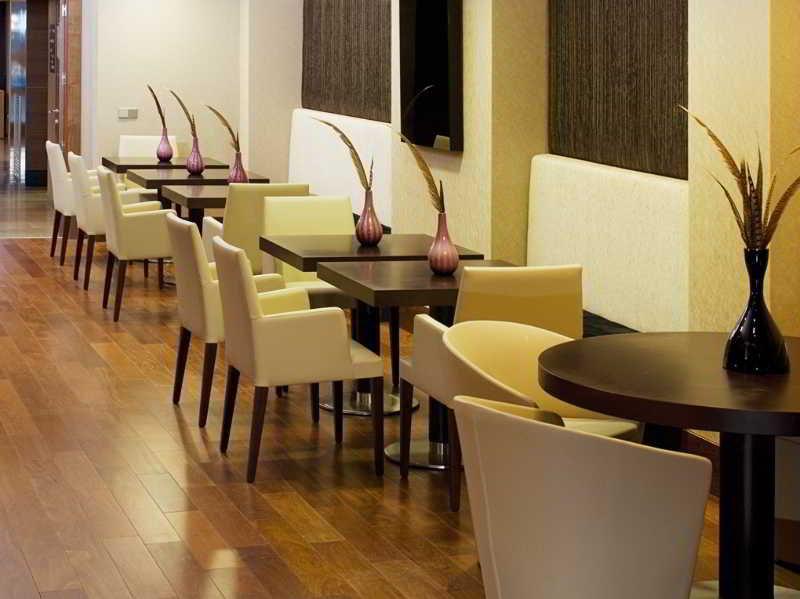 Hotel Nh Poznan Bagian luar foto