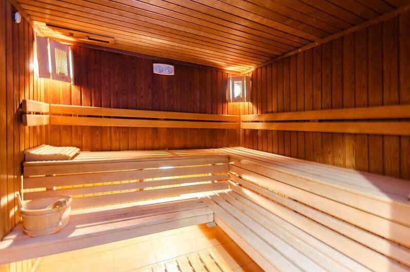 Hotel Nh Poznan Bagian luar foto